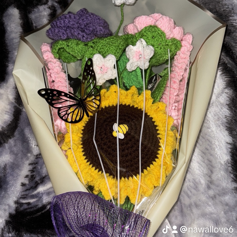 Mother days gift Handmade yarn flowers bouquet